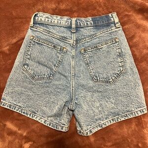 A&F The Dad Short High Rise Size 25